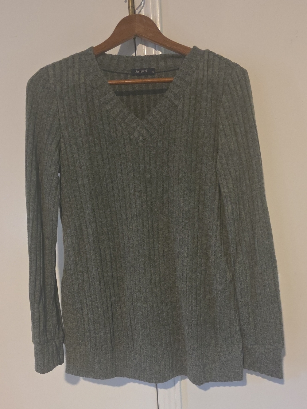 Sampeel Women's Green Ribbed V-Neck Sweater Top - Soft Knit